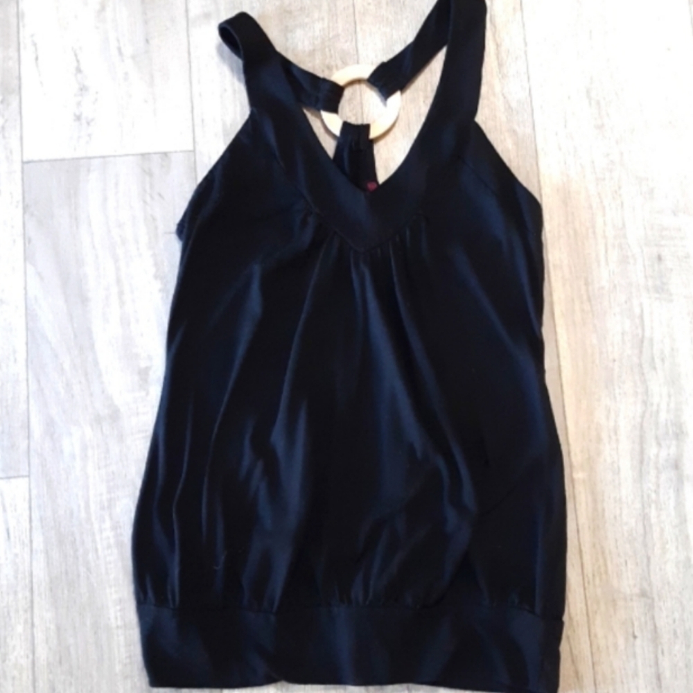 Womens Black tshirt tank top circle back accent blouse top sz Sm/med VOLUME ONE